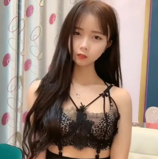 快手微博网红《张傲娇》《苗老师》私人定制直播回放