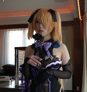 哗哩哗哩-原神皇女cos装特辑