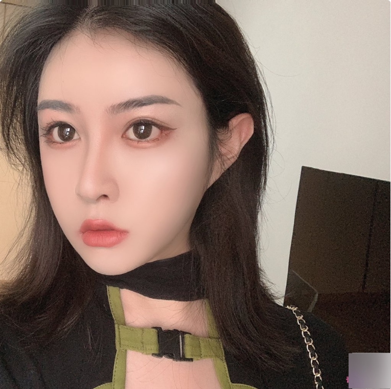 Twitter丰神绰约辣妹（TS妍熙）顶级白嫩玉足