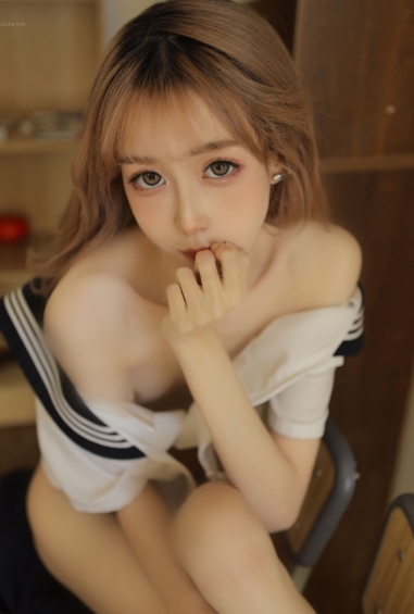 自行打包的kinngyo花音栗子套图，共有468m大小，包含1154张图片，可在百度盘下载。