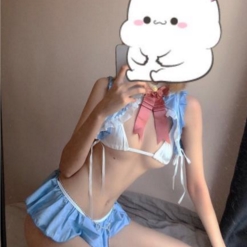 根据分割线中的内容为商品取-分割贤婧线条分明的设计，简约时尚-内容：多功能存储空间，轻松整理物品-关键词：实用收纳盒，家居必备标题建议：简约时尚的实用收纳盒，轻松整理物品的家居必备