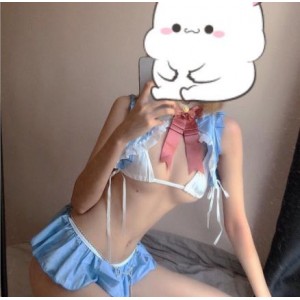 根据分割线中的内容为商品取-分割贤婧线条分明的设计，简约时尚-内容：多功能存储空间，轻松整理物品-关键词：实用收纳盒，家居必备标题建议：简约时尚的实用收纳盒，轻松整理物品的家居必备