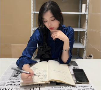 秀人网：白嫩大长腿美女补课