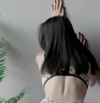 玩偶姐姐最新小碎花内衣