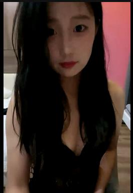 谷谷好养CB自拍直播，3V画质，1.9G视频，收费观看，转平台礼物