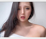 落地窗尤物自拍1V-439M26分钟弄净包包