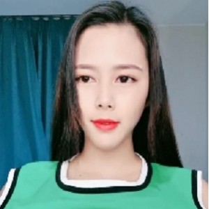 穿球衣的风情万种妹揉揉抠动蒙面哥C1V+四人游1.01GB