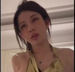 上海超高颜值TS刘依依1V3多人露脸视频，精彩内容尽在下载中！