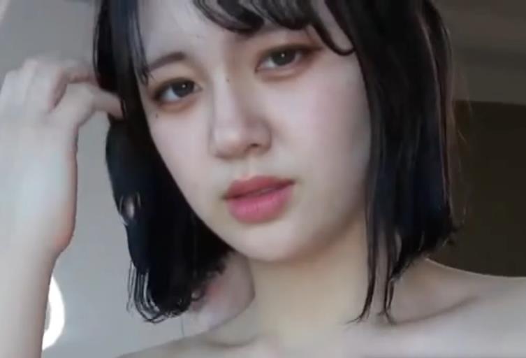 岛国FC2微胖女孩最新合集1V970M，刚生完孩子自拍，超有感觉！