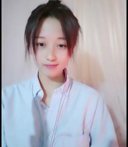 迷人自拍黄瓜妹最新合集1V493M，笑起来超甜，颜值不错，微笑狗头