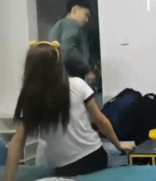 奶狗猎人小伊推特合集5部767M优质伪娘