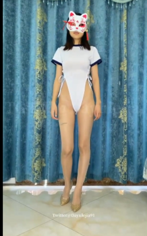 夸克妻子博主风情表演78部36G太润了