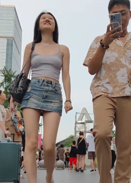 大神KXCD街拍抄底精选11季20V嫩妹高清1.8G太吸睛