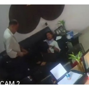 印度监控实拍老板秘书办公室深入交流439.3MB绝密拍摄