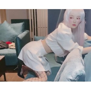 1部2G糖心白发美少女私录视频太撩人