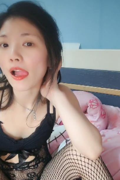 225.7G清雅婷106V私拍合集河北韵味少妇身材绝佳